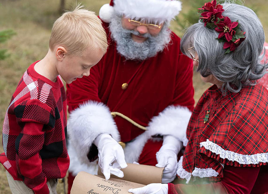 PL Mr and Mrs Claus